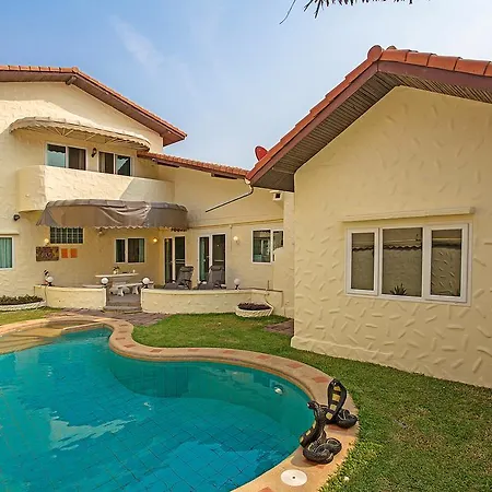 Nai Mueang Far Villa With - 4 Bedroom